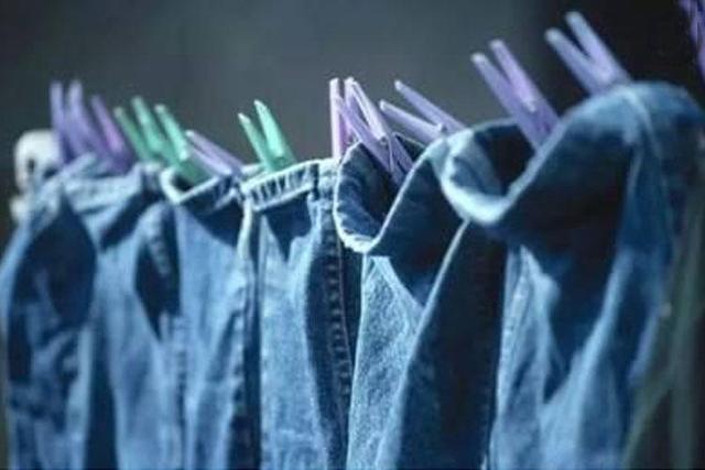 牛仔裤怎么洗干净的方法，洗牛仔裤的7个方法