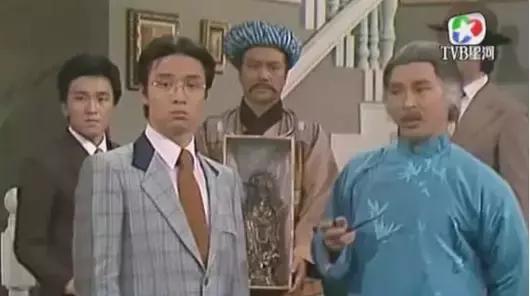 十大经典周星驰电影配角，周星驰曾为这20部影视剧跑龙套