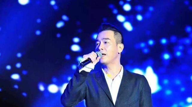 他是《古惑仔》原定「山雞」，輸在了「痞帥感」，才成就了陳小春 娛樂八卦吃瓜 第11张
