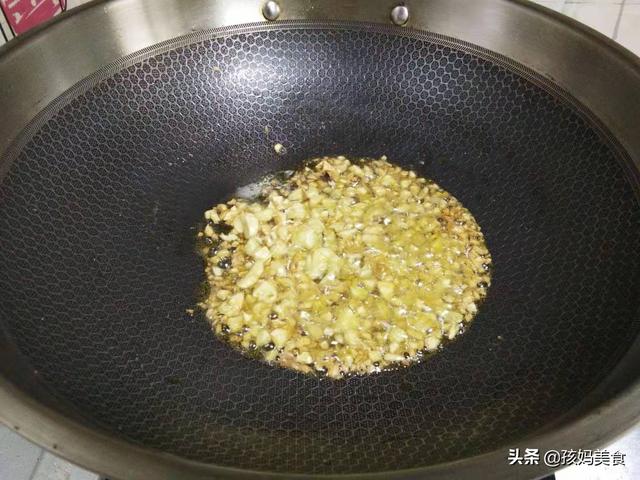 龙虾尾怎么做好吃蒜香的，龙虾尾新吃法自己在家做