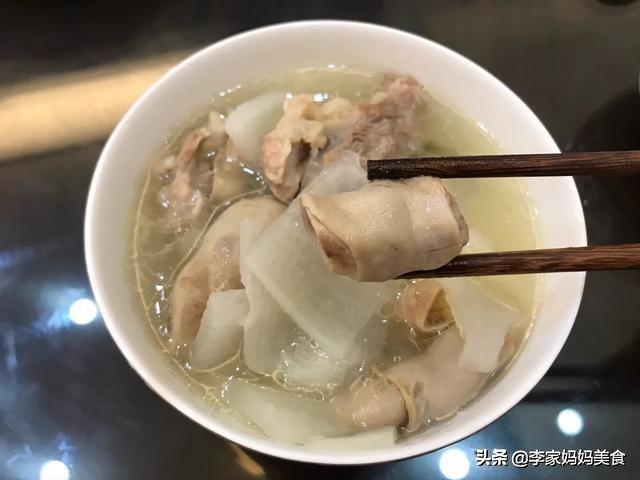 猪小肠怎么洗才干净，处理过的猪小肠怎么洗不臭（清洗猪小肠时，加醋加碱都错了）