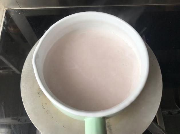 布丁怎么做简单又好吃，怎么在家自制布丁简单又好吃