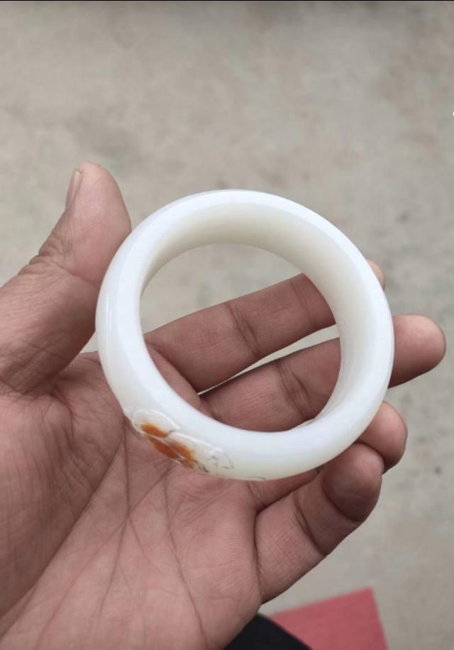 金丝白玉与和田白玉怎么区分，俄料白玉与和田白玉有啥区别