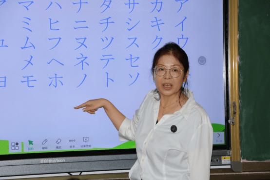 北大新世纪学校，西安北大新世纪学校体育课（西安北大新世纪学校正式更名为西安藤信学校）