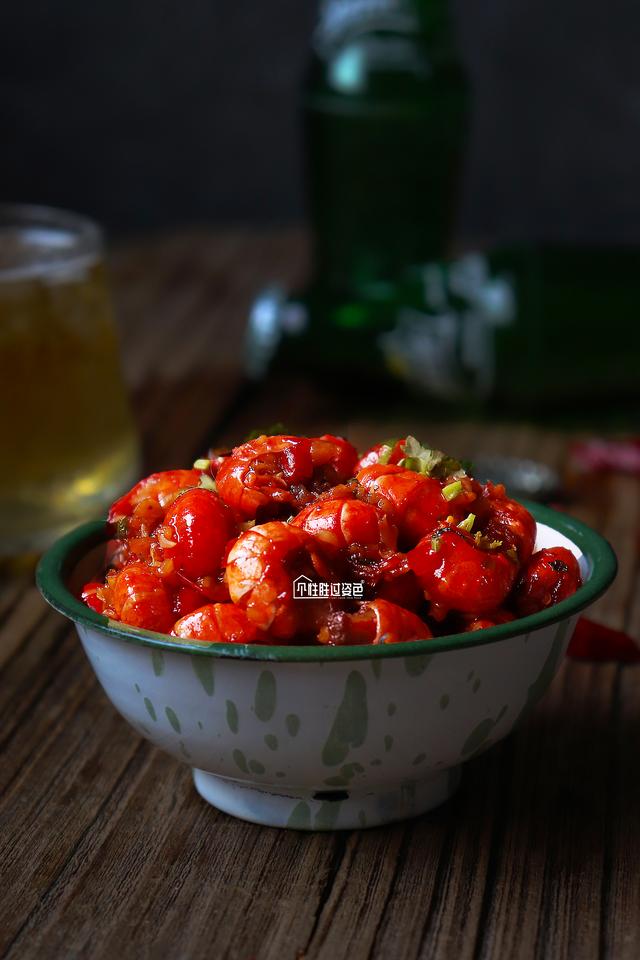 蒜蓉虾尾怎么做是最好吃的，好吃到嗦指—蒜蓉虾尾你这么做