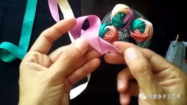 三色丝带玫瑰花朵做法大全，浪漫酷炫的三色丝带玫瑰