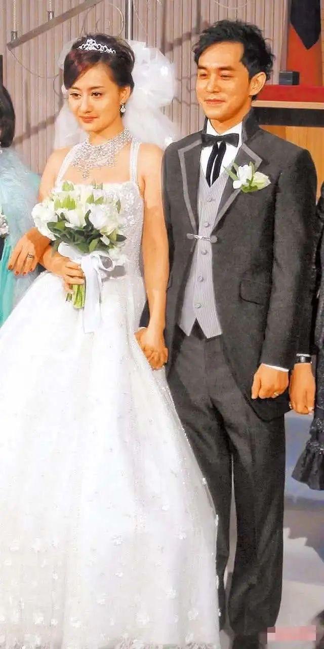 放弃百亿男友嫁富豪同学，陈德容宣布结束了8年的婚姻