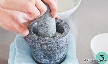 硬邦邦的糍粑怎么煎窍门，很硬的糍粑怎么做好吃（火大了容易外面糊了里面还没熟）