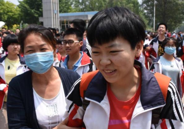 高中是义务教育吗，什么时候高中能纳入义务教育