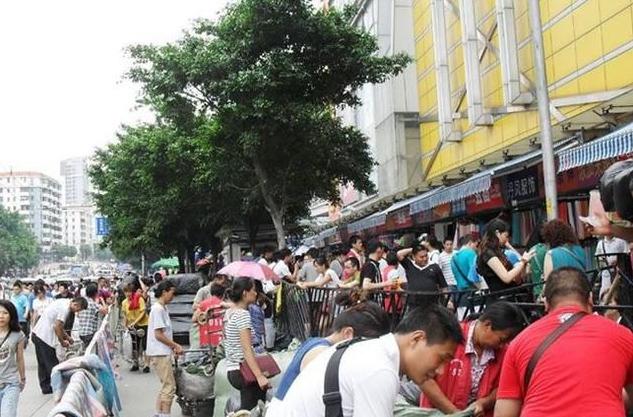 广州牛仔裤批发市场，广州库存尾货批发市场哪里最便宜