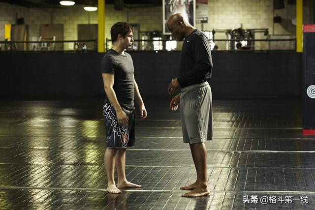 ufc第100期比赛，当年“骨头”琼斯只能为他做配角