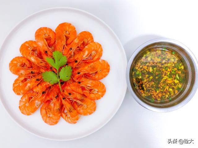 白灼虾蘸料怎么调，白灼大虾蘸料的调制方法（简单快手又下饭的白灼虾吃起来那叫一个香）