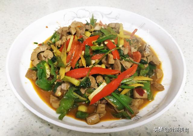 猪腰子怎么炒好吃，怎么爆炒猪腰好吃（去腥去膻还滑嫩）