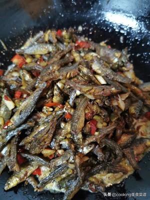小鱼干的做法简单好吃的，不一样的鱼肉菜谱