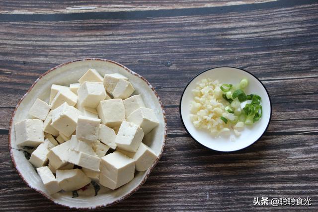 脆皮豆腐做法外酥里嫩特下饭，糖醋脆皮豆腐的家常做法