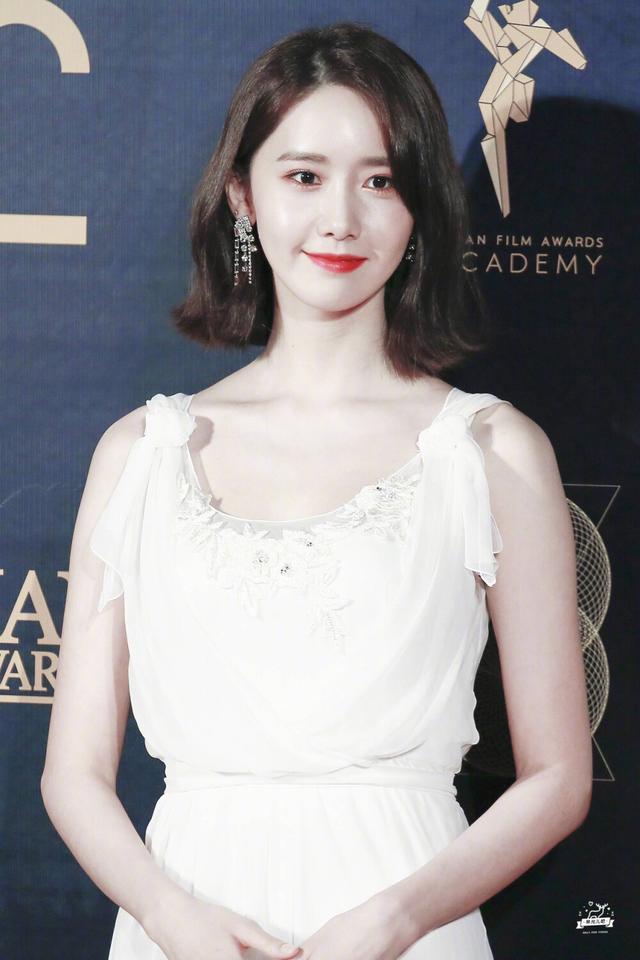 林允儿动态壁纸，高清可爱动态壁纸林允儿（韩国女星壁纸图片分享）