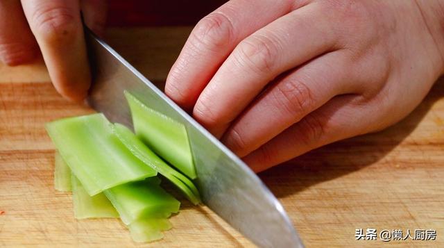 減肥的人不知道吃什麼？教你做一碗湯，味道清淡不失鮮美 熱愛美食 第5张
