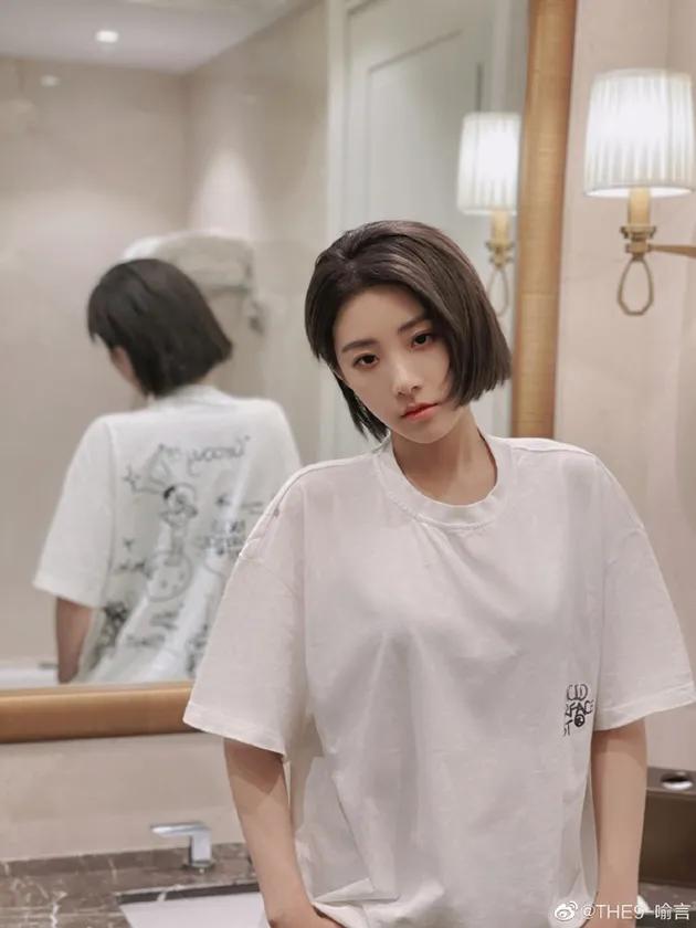 奶奶灰头发图片女，奶奶灰挂耳染发短发lisa同款