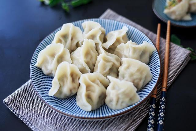 香菜饺子怎么做法，这馅家人第一次吃