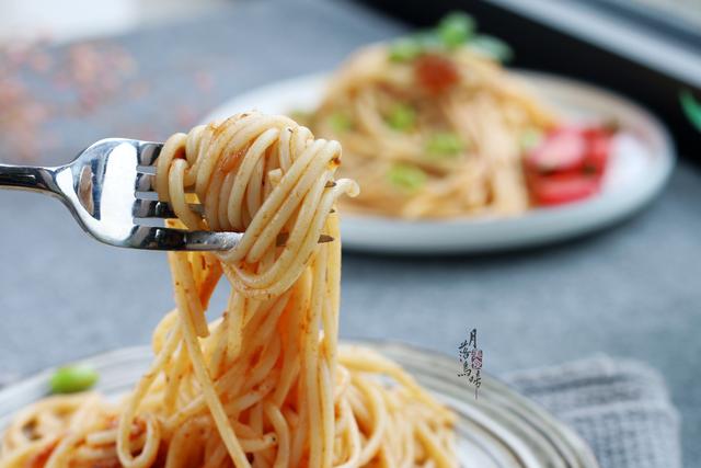 意面怎么做好吃，简单又好吃的意面你学会了吗（比西餐厅的还好吃）