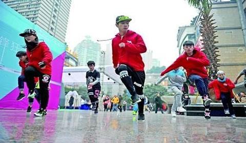 t1m鬼步舞背景音乐，鬼步舞是不是都有几种