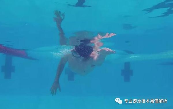 三分钟看懂游泳换气技巧，游泳时如何正确的换气