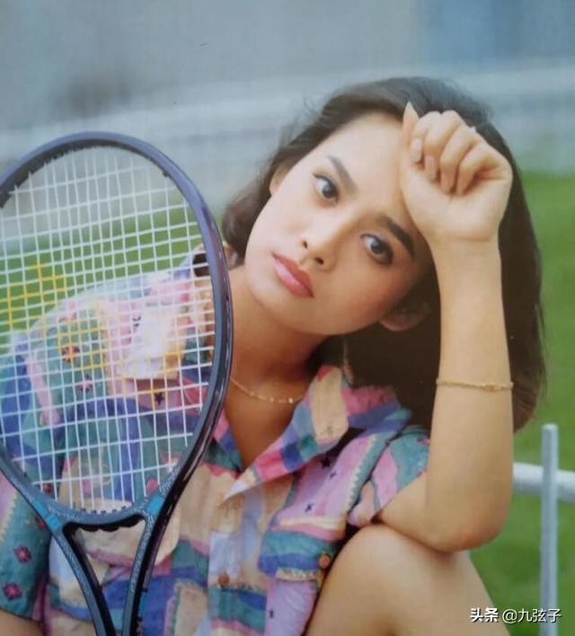 宁静回忆剃光头事件，49岁宁静拍猪饲料广告