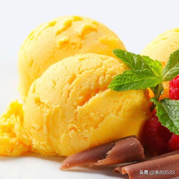 怎样制作好吃又简单的冰淇淋呢，想吃冰淇淋别再出去买