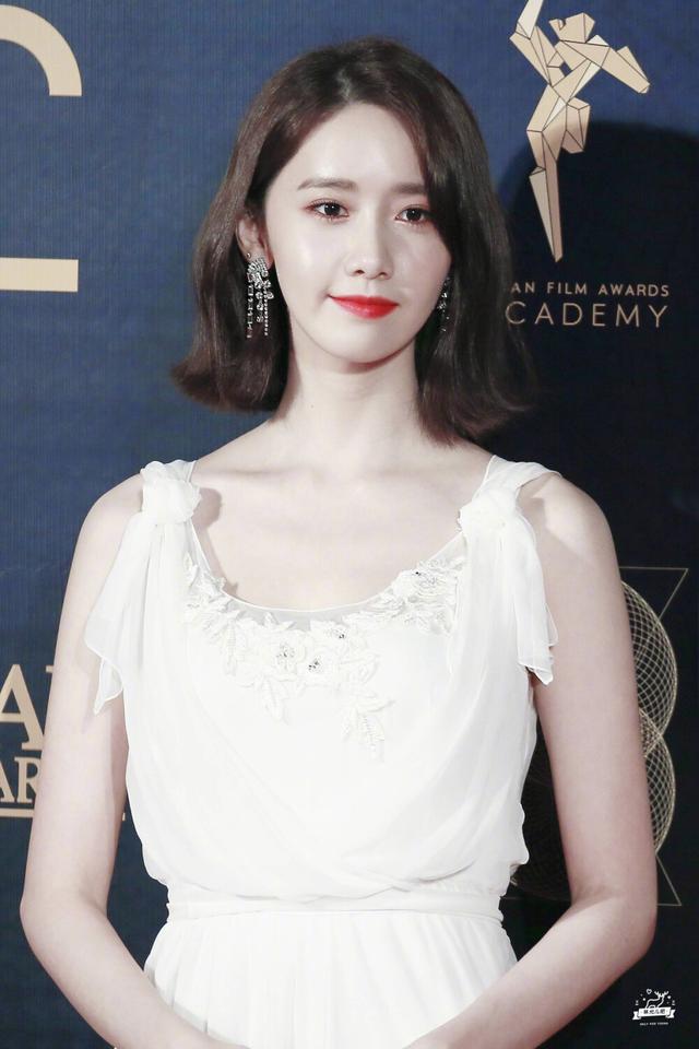 林允儿动态壁纸，高清可爱动态壁纸林允儿（韩国女星壁纸图片分享）