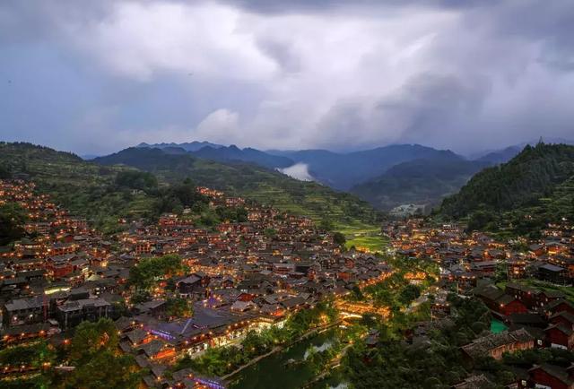 贵州比较适合自驾游的公路，看尽贵州山水风光和少数民族风情