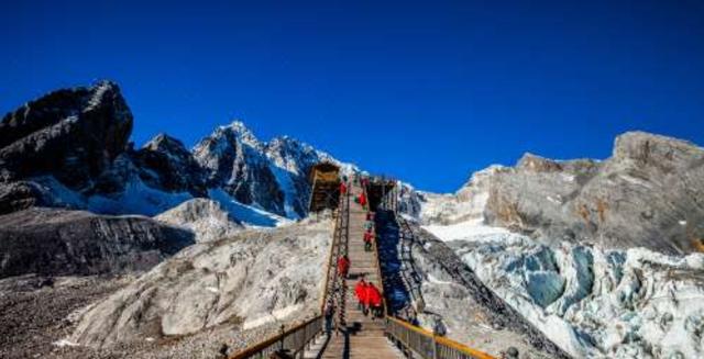 云南风景最美的雪山，中国最美的九大雪山