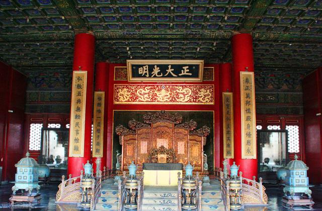 故宫初雪一夜梦回紫禁城，故宫初雪吸引了无数人