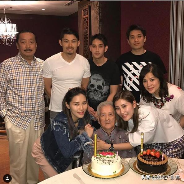 刘德华与他老婆的合照，刘德华小舅子曝光