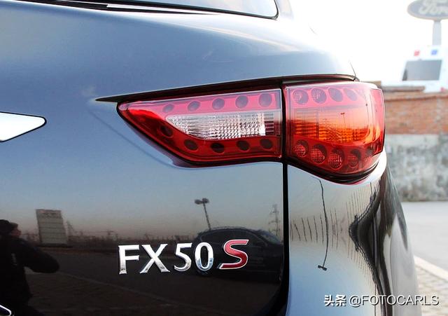 英菲尼迪fx 50试驾，英菲尼迪FX50V8最帅的轿跑SUV
