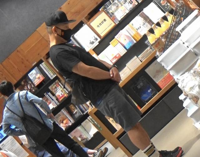 至今未婚的 林保怡，55岁林保怡与阳光型男用餐