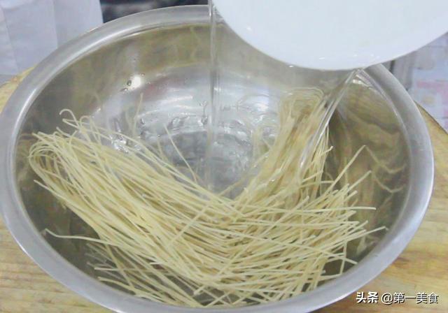 粉条丸子怎么做不碎，不加一滴水的粉条丸子