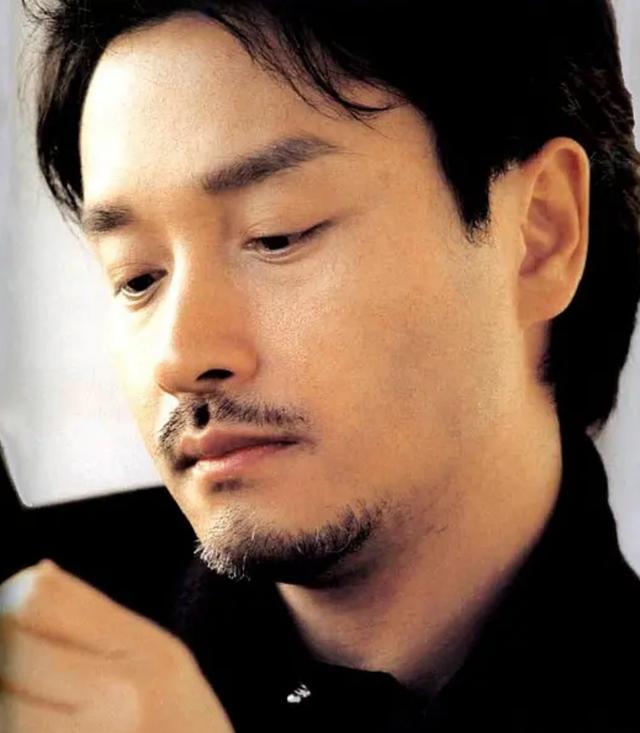 张国荣葬礼陈淑芬，2003年张国荣轻生前