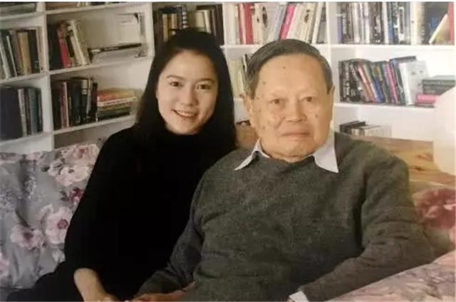 翁帆为什么嫁给杨振宁天涯八卦网，翁帆为何要嫁给杨振宁