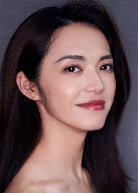 鹅蛋脸是大众脸吗，女生大众脸长什么样