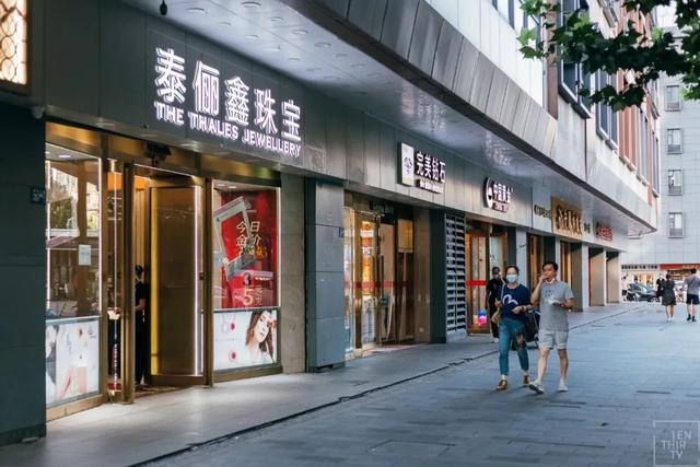 武汉长江桥人多吗，64岁武汉长江大桥成“网红”打卡地