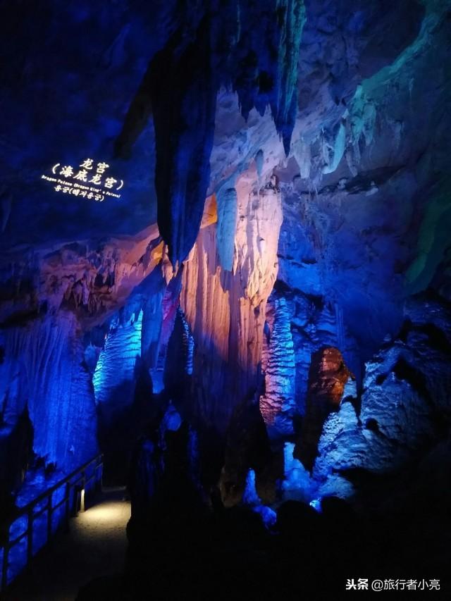 重庆旅游必去景点排名，重庆十佳旅游景点排行榜（重庆十个景点都值得一去）