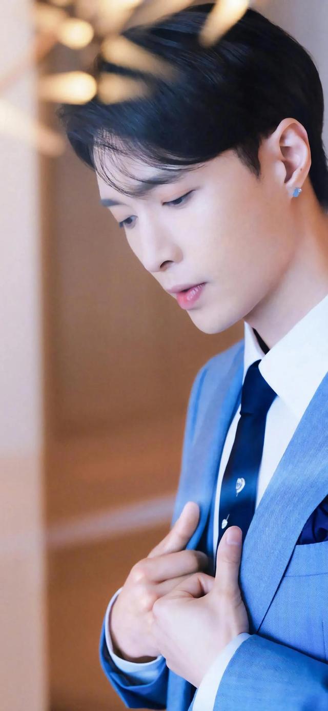 手机壁纸图集张艺兴，张艺兴高颜值帅哥手机壁纸