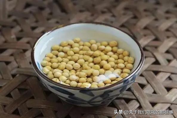 打豆浆豆子泡多久，做豆浆的方法豆子要泡多久（打豆浆之前到底要不要先泡豆子）