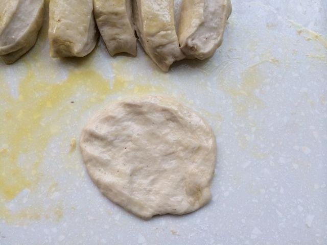 怎样做酥脆香甜的油饼，油饼家常做法外皮酥脆可口