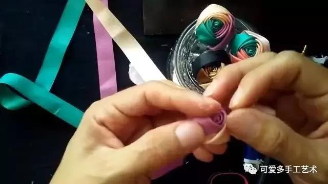 三色丝带玫瑰花朵做法大全，浪漫酷炫的三色丝带玫瑰
