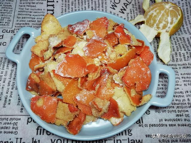 新鲜桔子皮怎么处理才能做陈皮，吃不完的橘子皮别再扔了