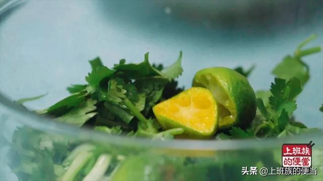 海南椰子鸡怎么炖，海南人这样炖鸡太清甜了