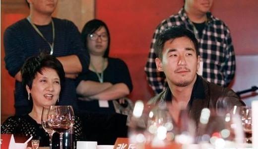 张国立邓婕个人简介，二婚嫁给张国立