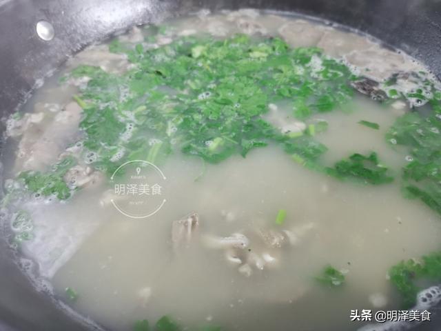 羊杂汤怎么做好吃，羊杂汤怎么调制才好吃（切记不要直接煮）