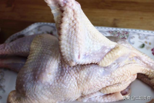 炖鸡汤用什么鸡，炖鸡汤应该怎么挑母鸡